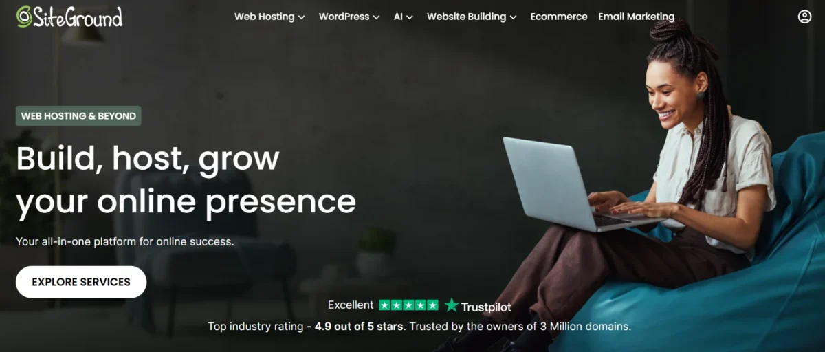 SiteGround hosting homepage showing website building and hosting services